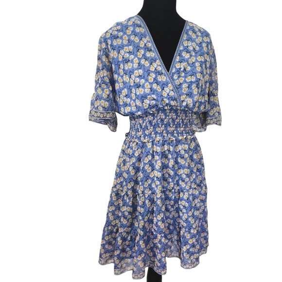 Max Studio Dresses & Skirts - Max studio blue floral fluttersleeve dress